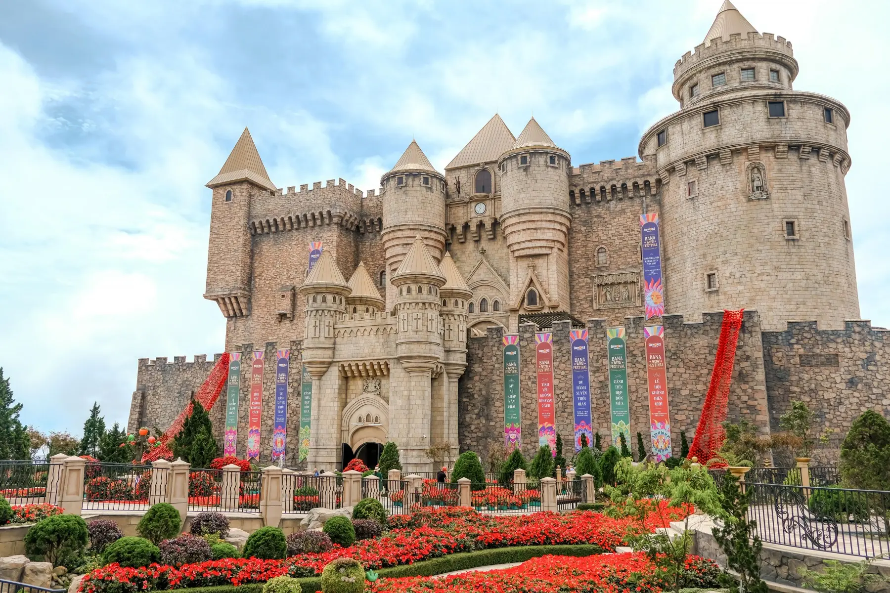 Moon Castle 