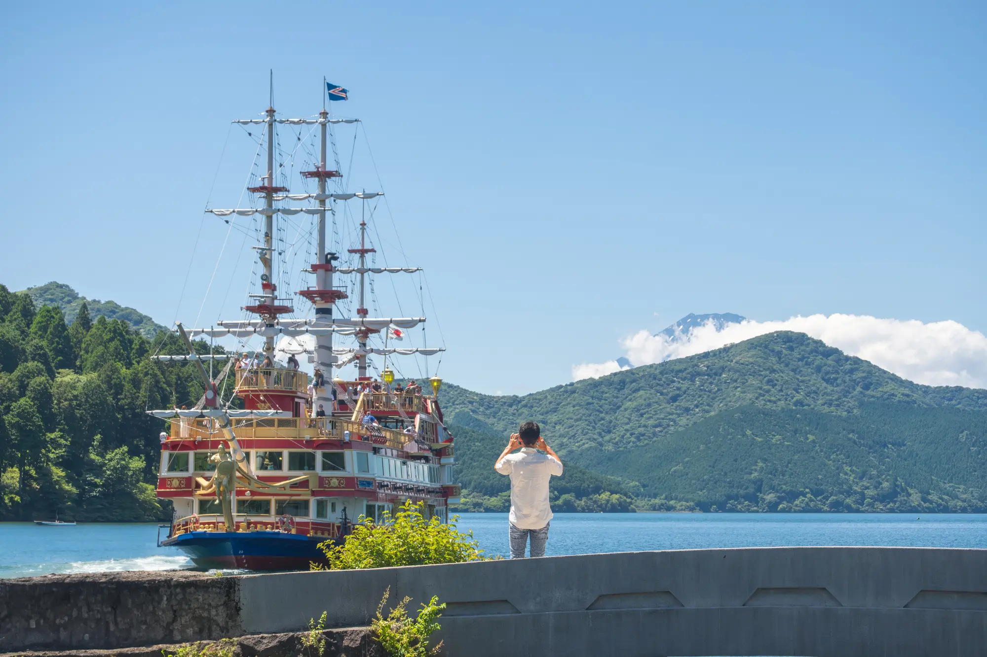 Hakone Pirate Ship