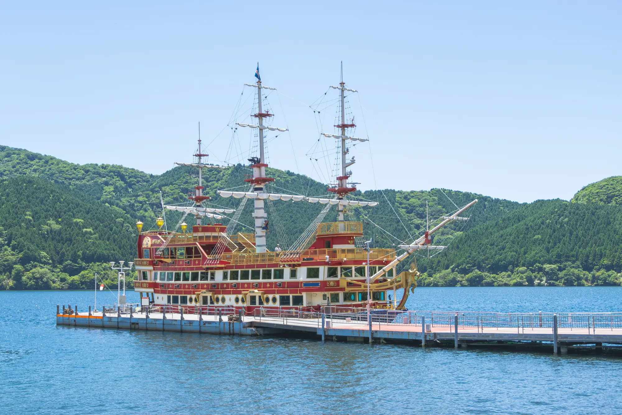 Hakone Pirate Ship