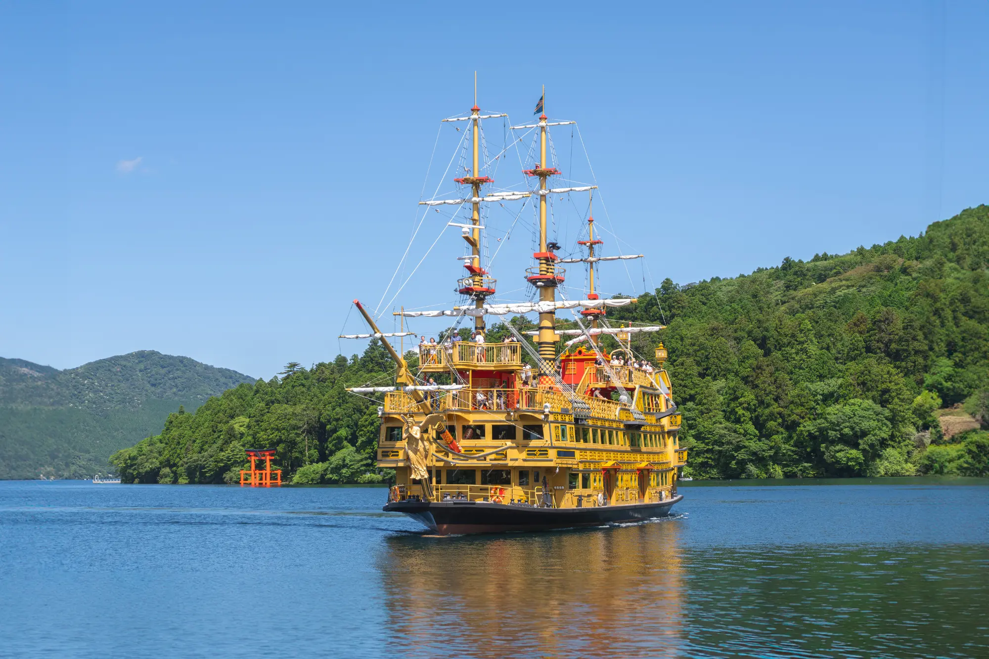 Hakone Pirate Ship