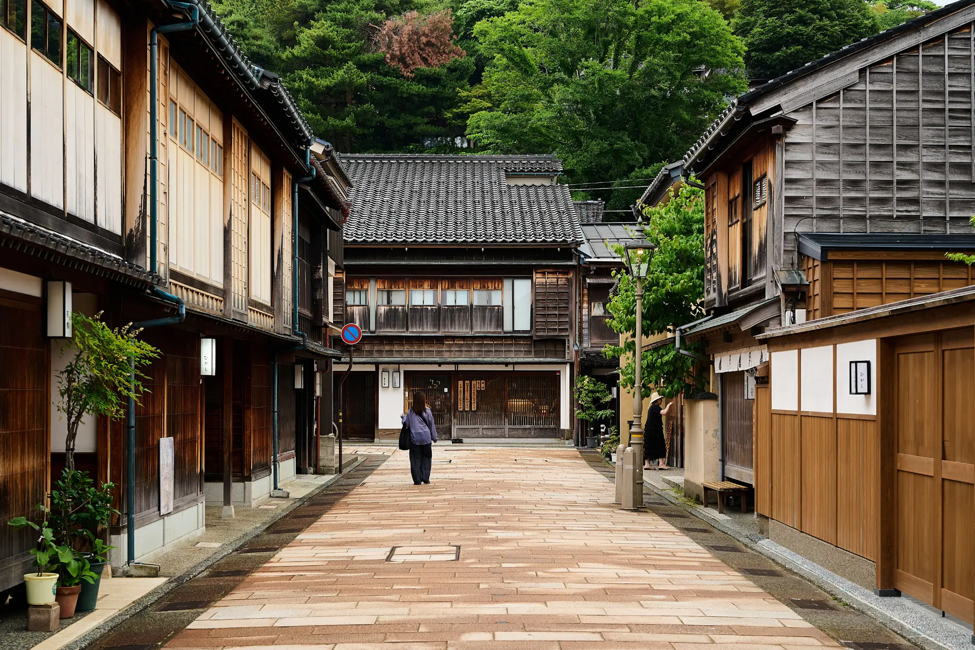 Higashi Chaya District