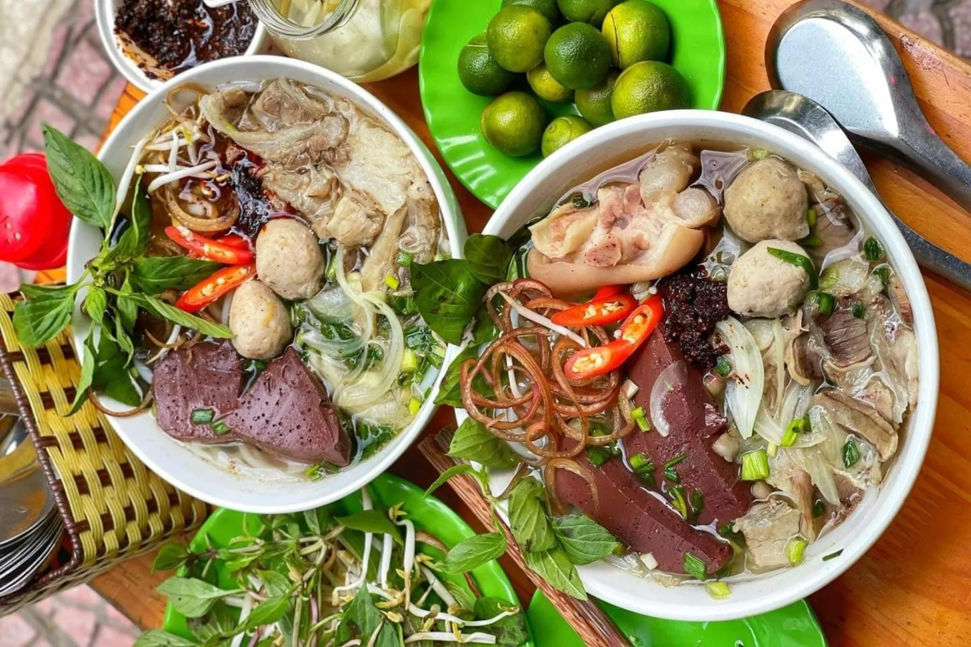 spicy bun bo hue vietnamese food soup