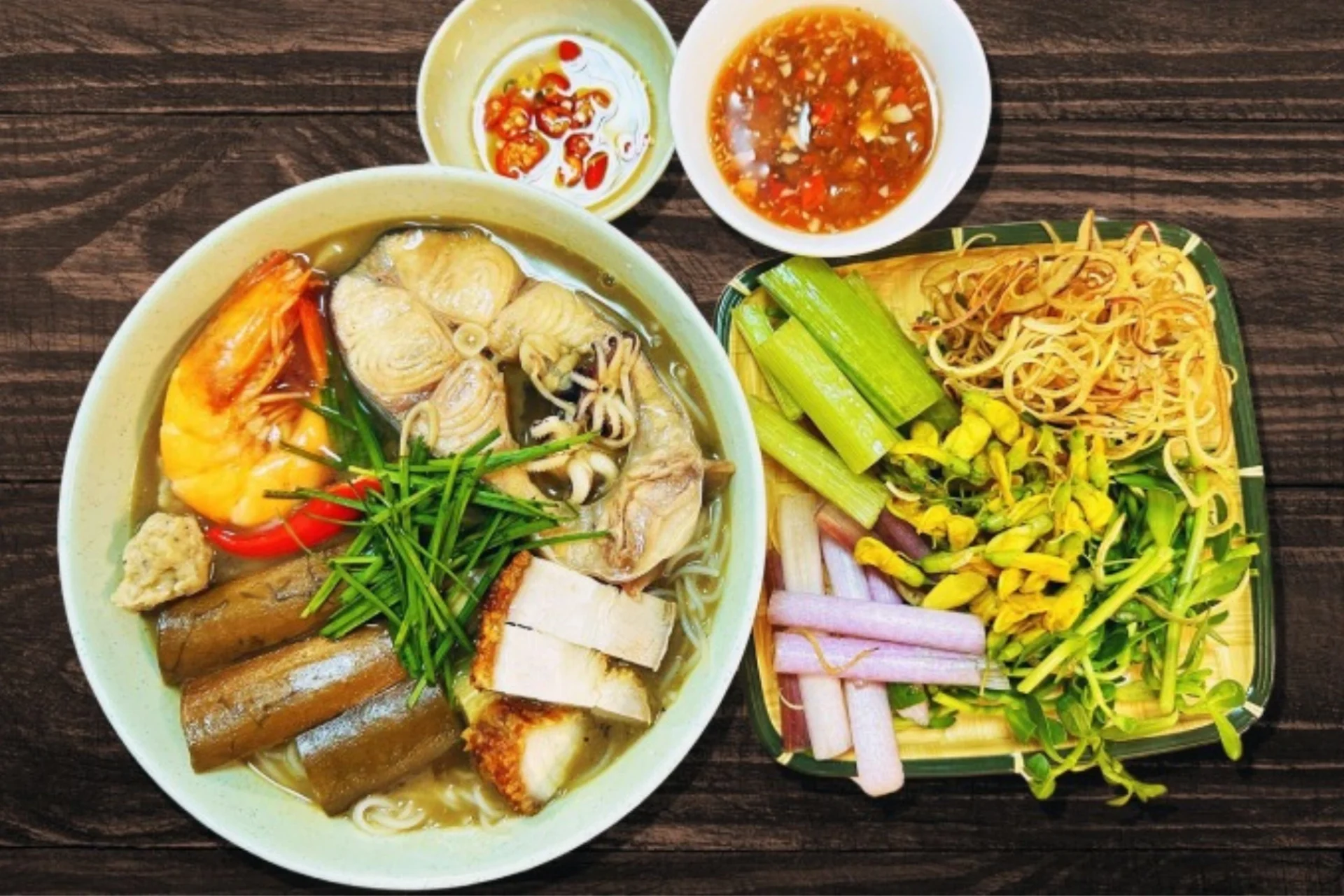 Southern Vietnam bun mam noodle soup